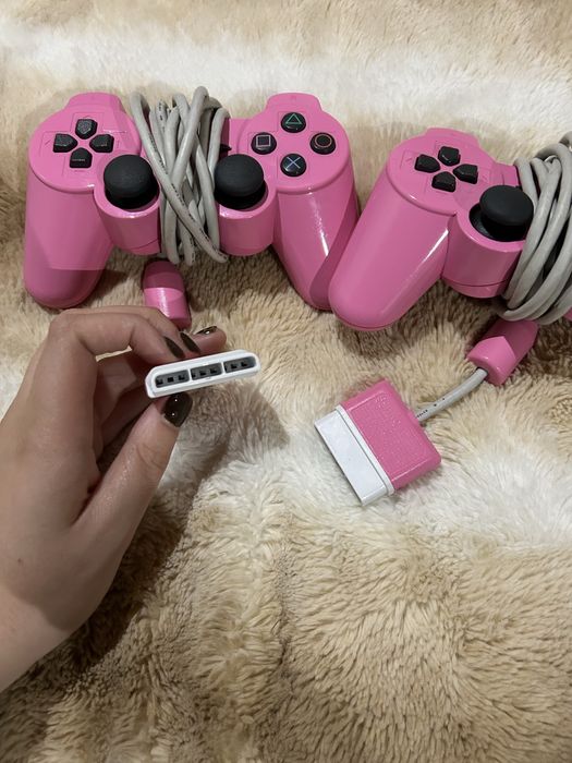 PlayStation 2 Vintage Cor de Rosa com comandos e cabos