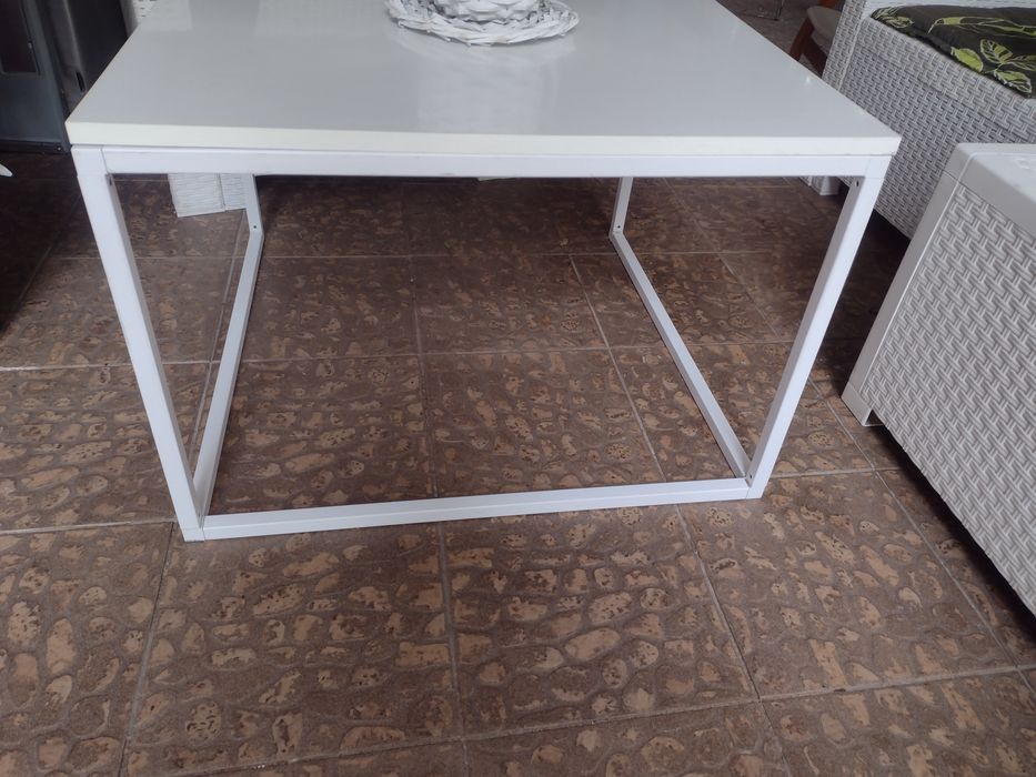 stolik kawowy biały, połysk