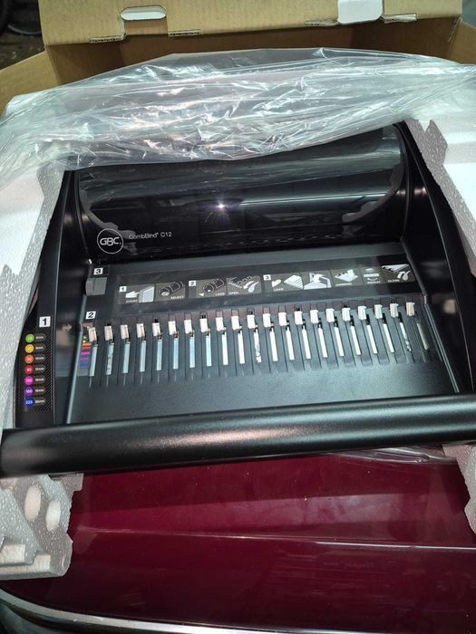 Máquina de Encadernar CombBind C12 – Embalada ,em ótimo estado!