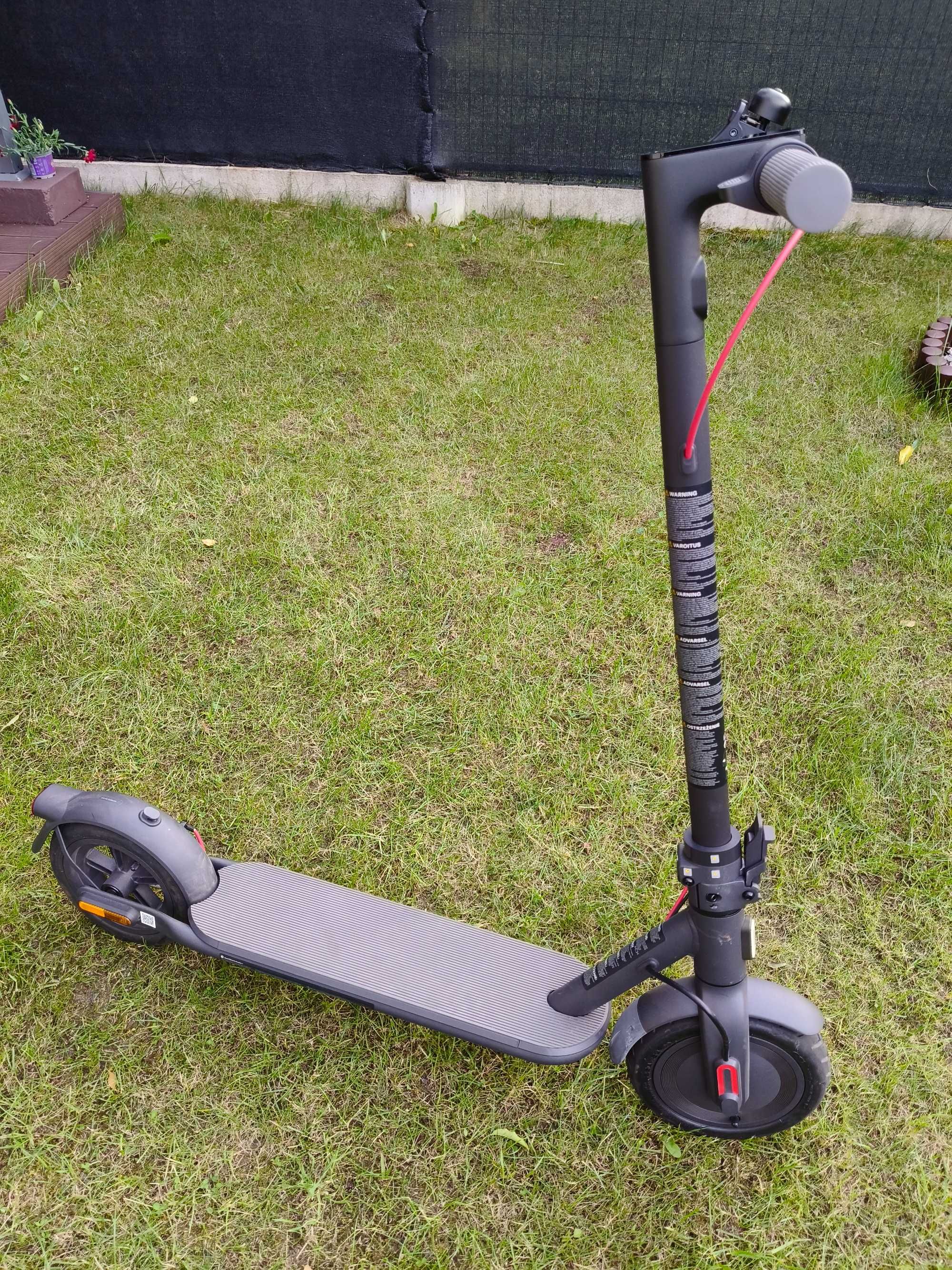 Hulajnoga elektryczna XIAOMI Scooter 4 NE 35km