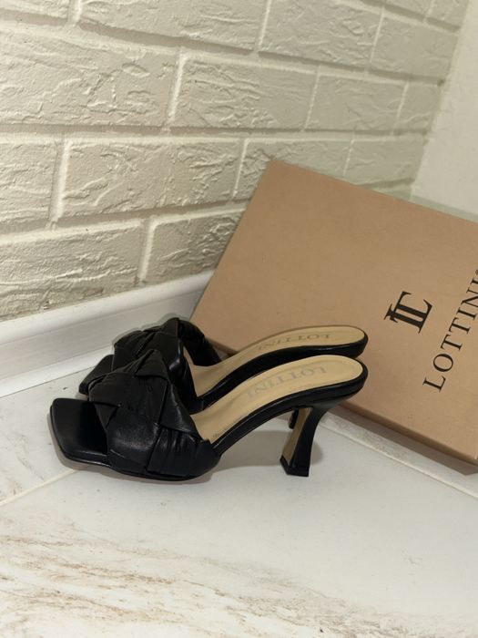 Мюлі чорні , 36 розмір