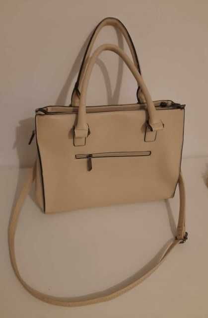 Duża torebka beżowa, dużo kieszeni, zamek