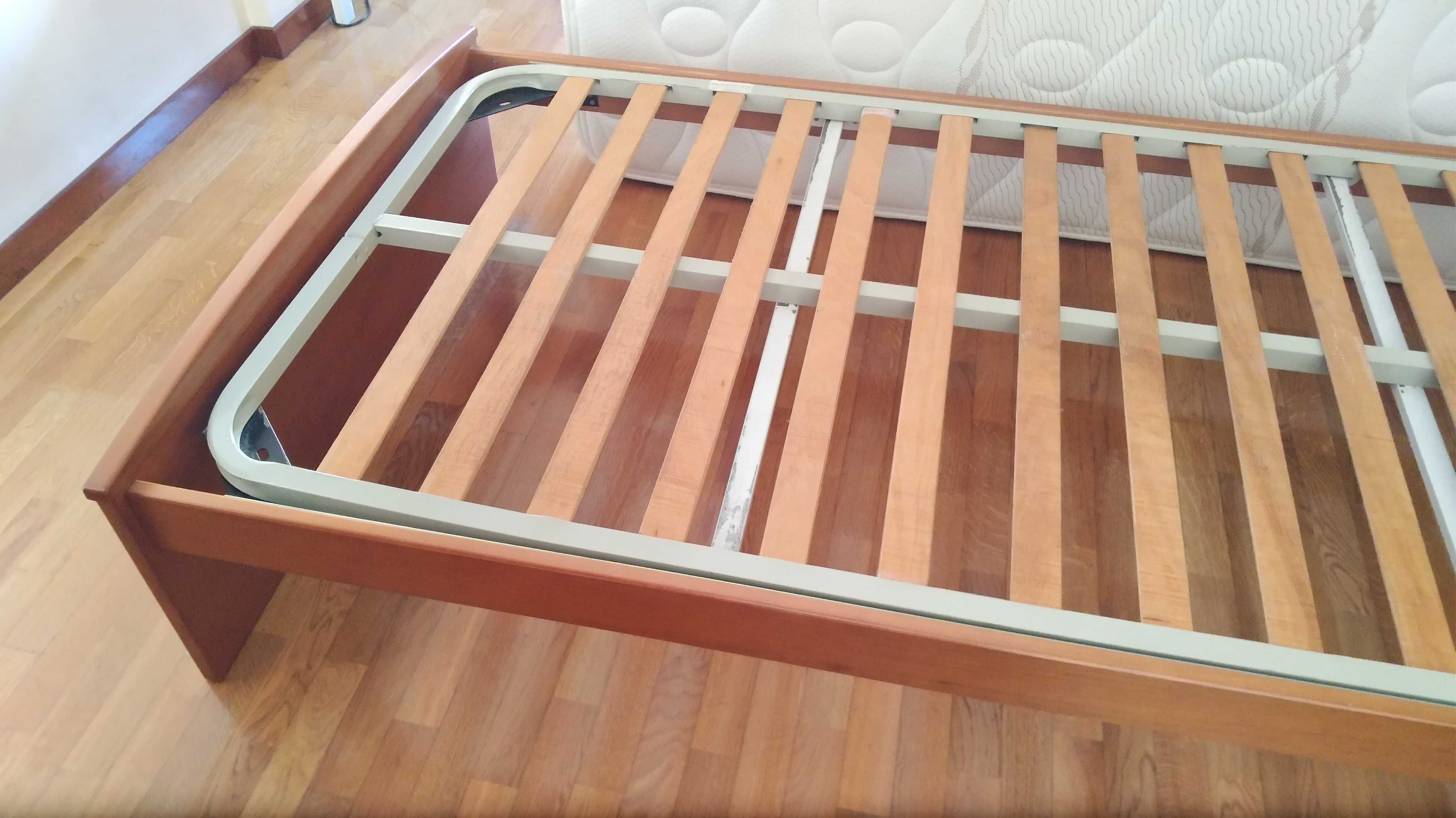 Cama de Solteiro 200x100 em Pinho tratado