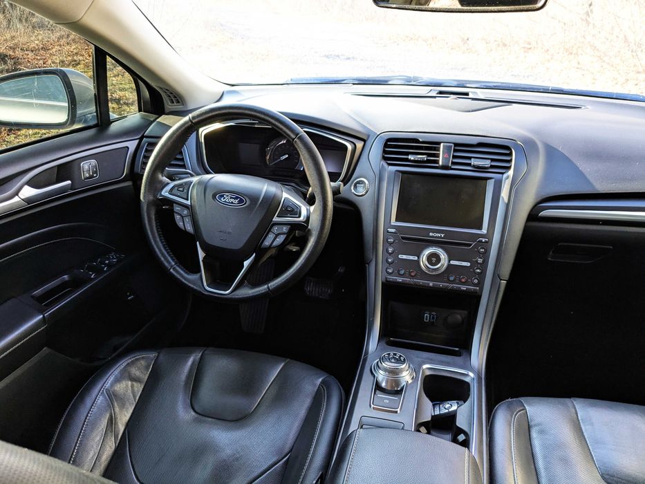 Ford Fusion Titanium 2020 plug-in hybrid