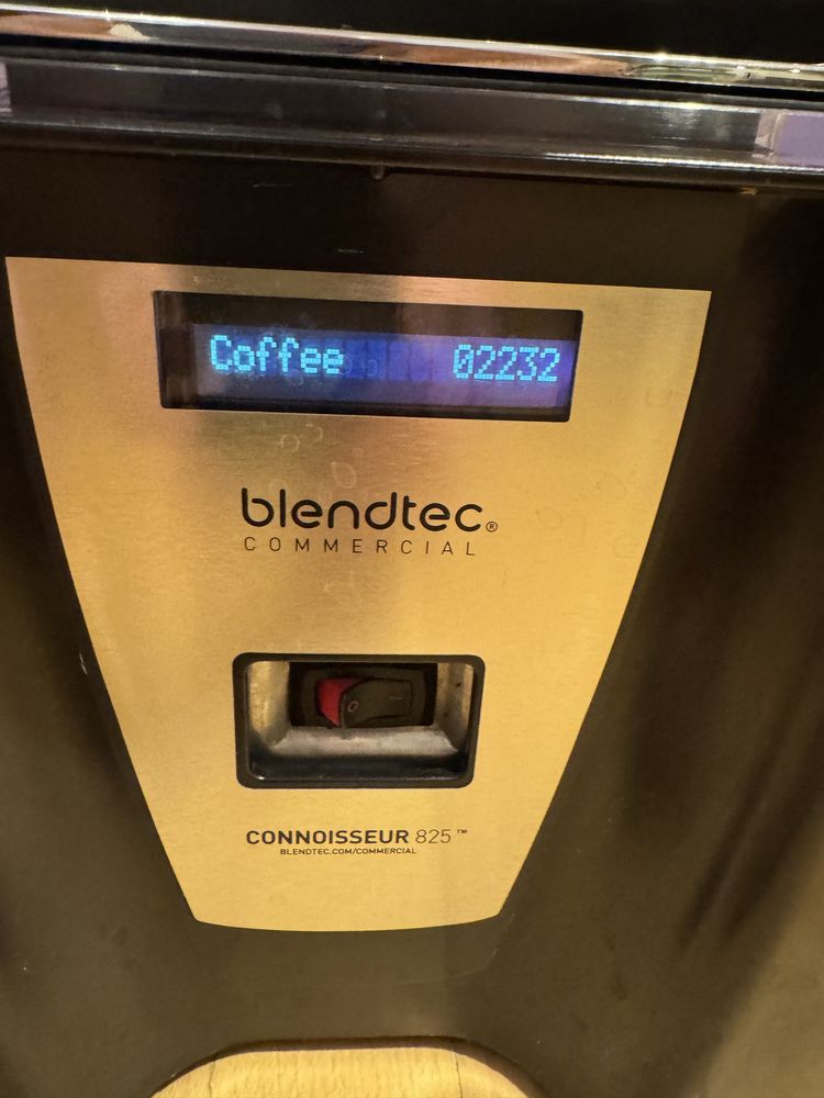 Zestaw: Blendtec Q-series plus drugi na czesci. Blender kielichowy