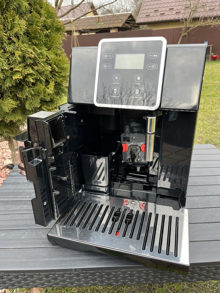 Кавоварка DeLonghi Perfecta EVO з Німеччини в хорошому стані!