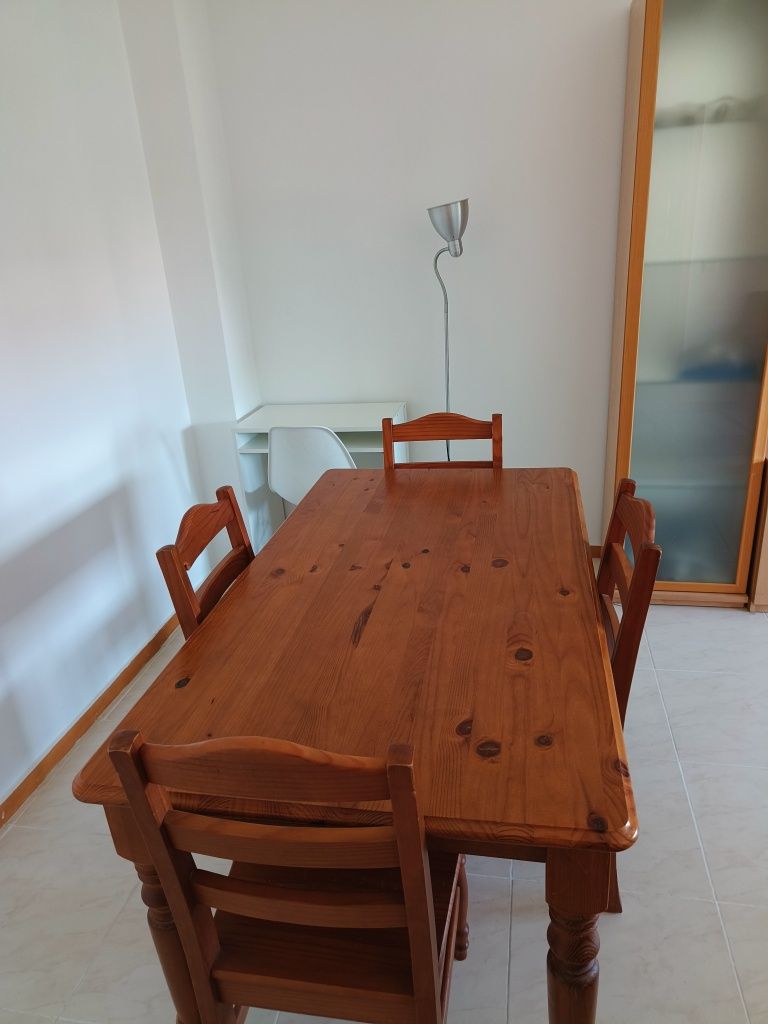 Mesa de jantar 4 pessoas