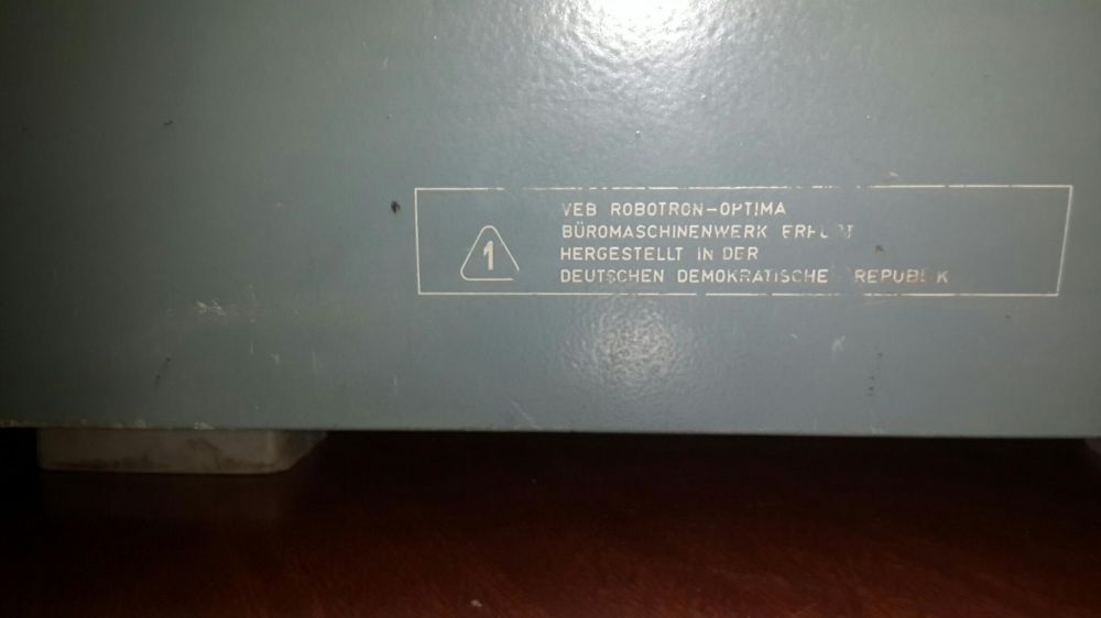 Продам печатную машинку robotron 20
