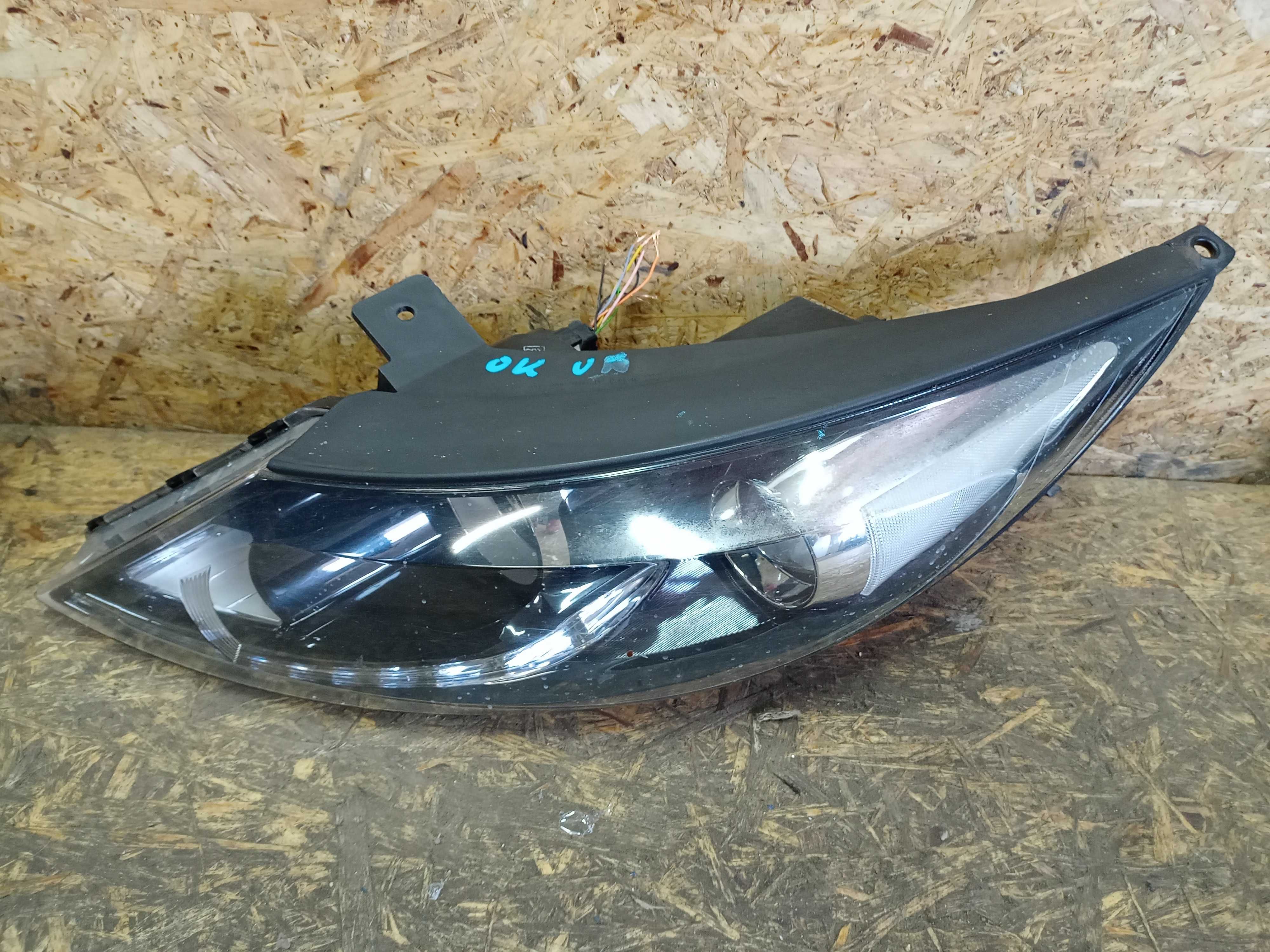 Kia Sportage 3 III lampa przód przednia prawa lewa xenon LED Angliki