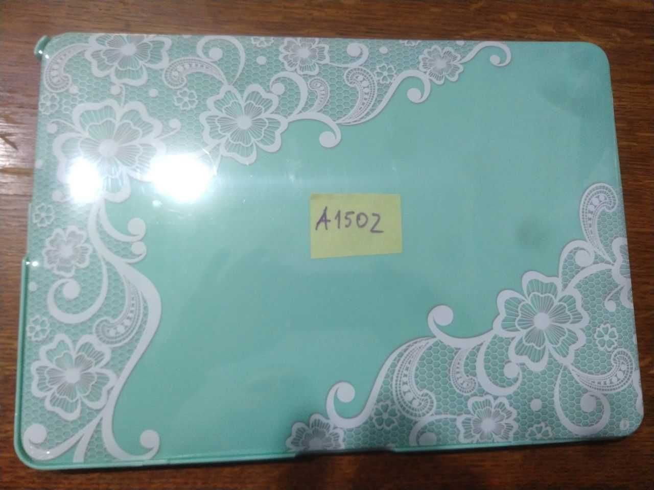 Пластиковый кейс для MacBook и чехол на IPad Pro Case