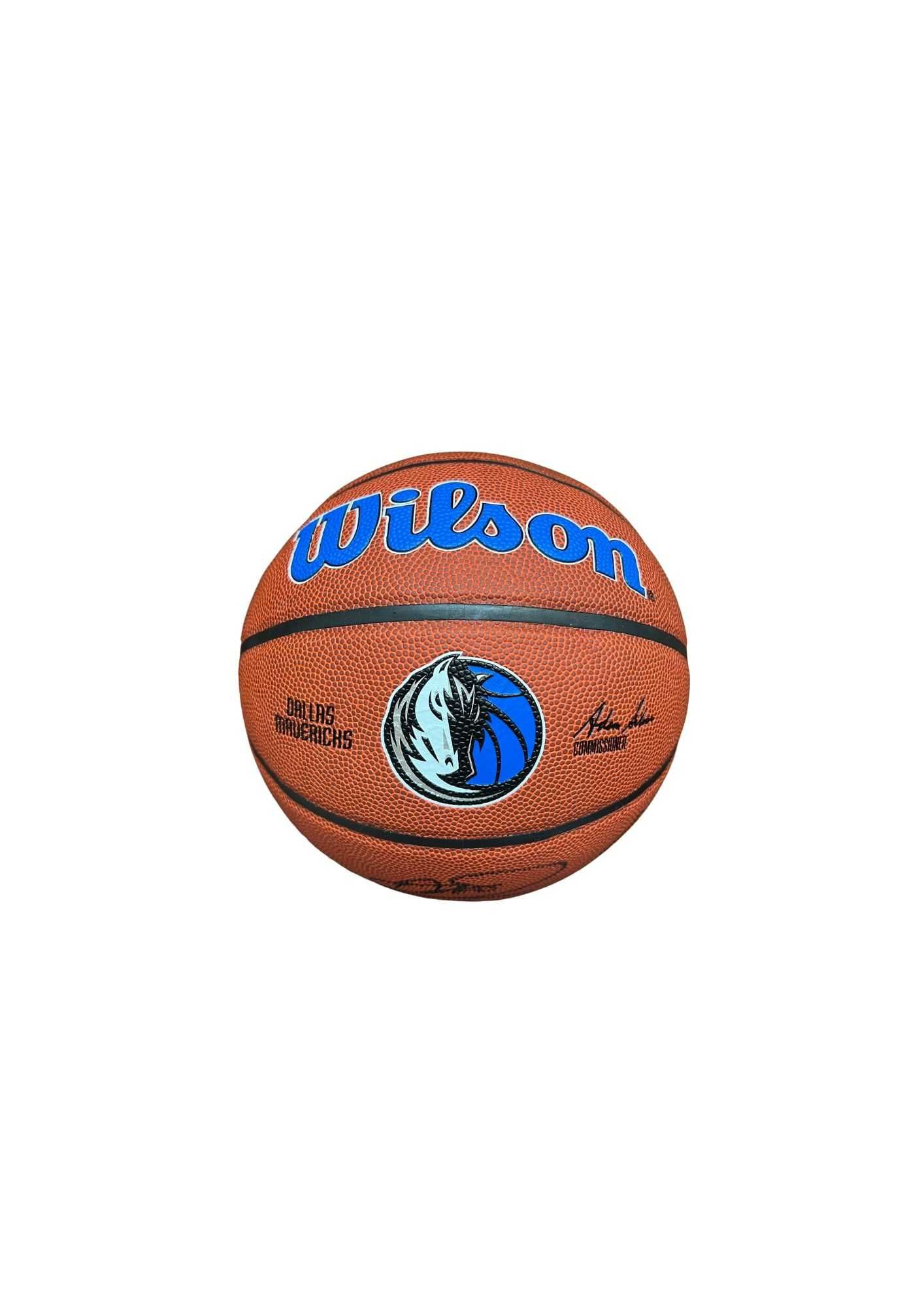 Luka Doncic Dirk Nowitzki NBA Dallas Mavericks Wilson piłka z autograf