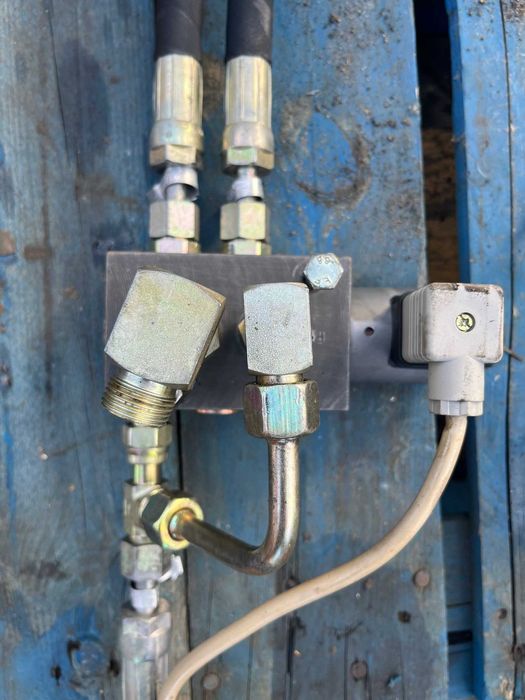 HYDROKIT ED31012CZRK Rozdzielacz, kostka sterująca CAT 428C