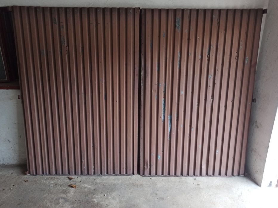 Sprzedam dwie bramy garażowe