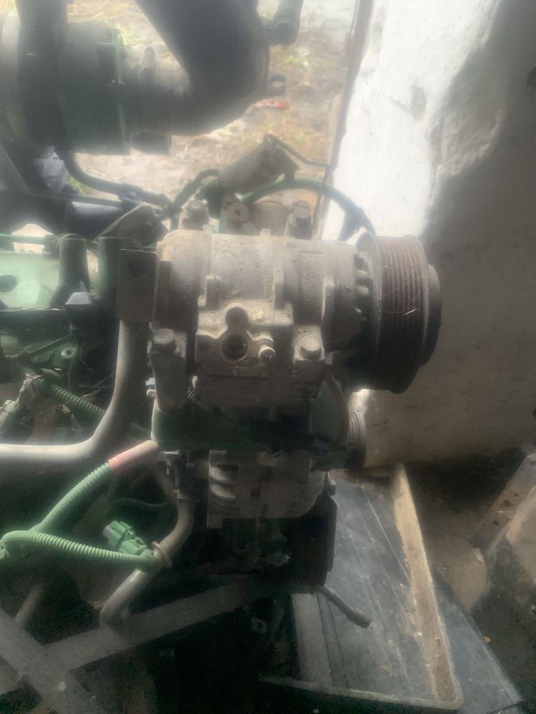 John deere 4 cylindry sinik 6130 m
