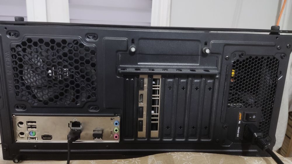 Komputer Windows 11 Home