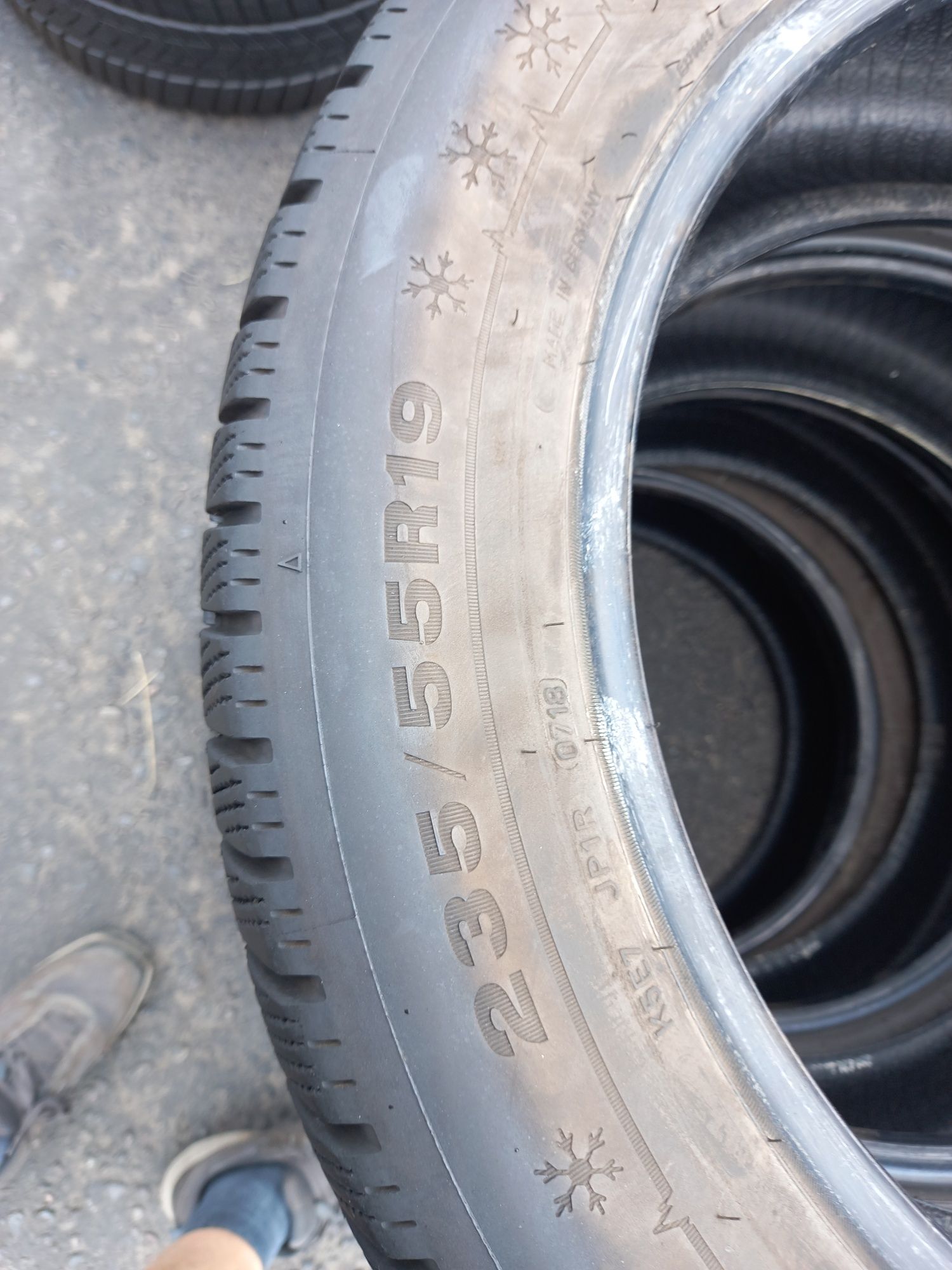 Opony używane 235/55/19 dunlop 4x6 mm