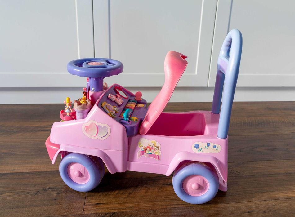 Jeździk pchacz grający, interaktywny.