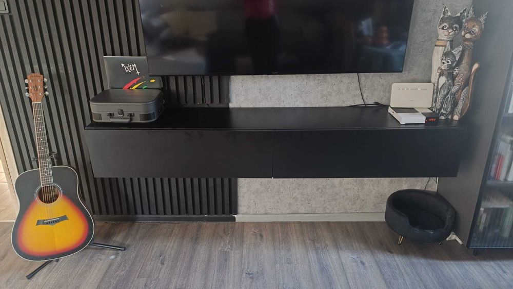 Szafka wisząca RTV czarna