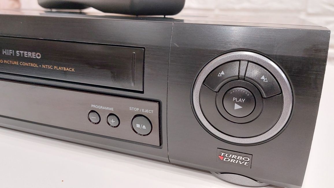 Philips VR 600 / Hi-Fi Stereo / 6 Głowic / Magnetowid / VHS
