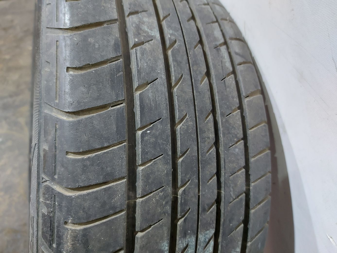 Резина Dunlop SP Sport 215/55R17  (21555 R17)