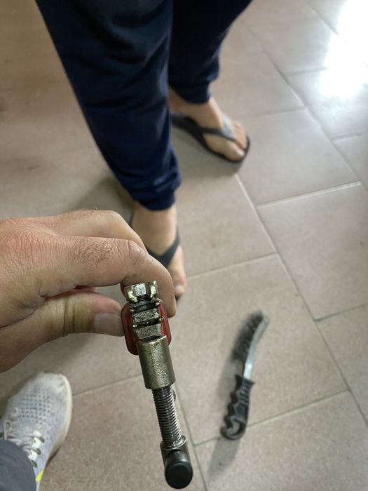 Знімач ланцюга універсальний