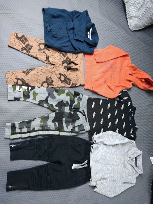 Zestaw ciuszków chłopięcych rozmiar 92 w bardzo dobrym stanie