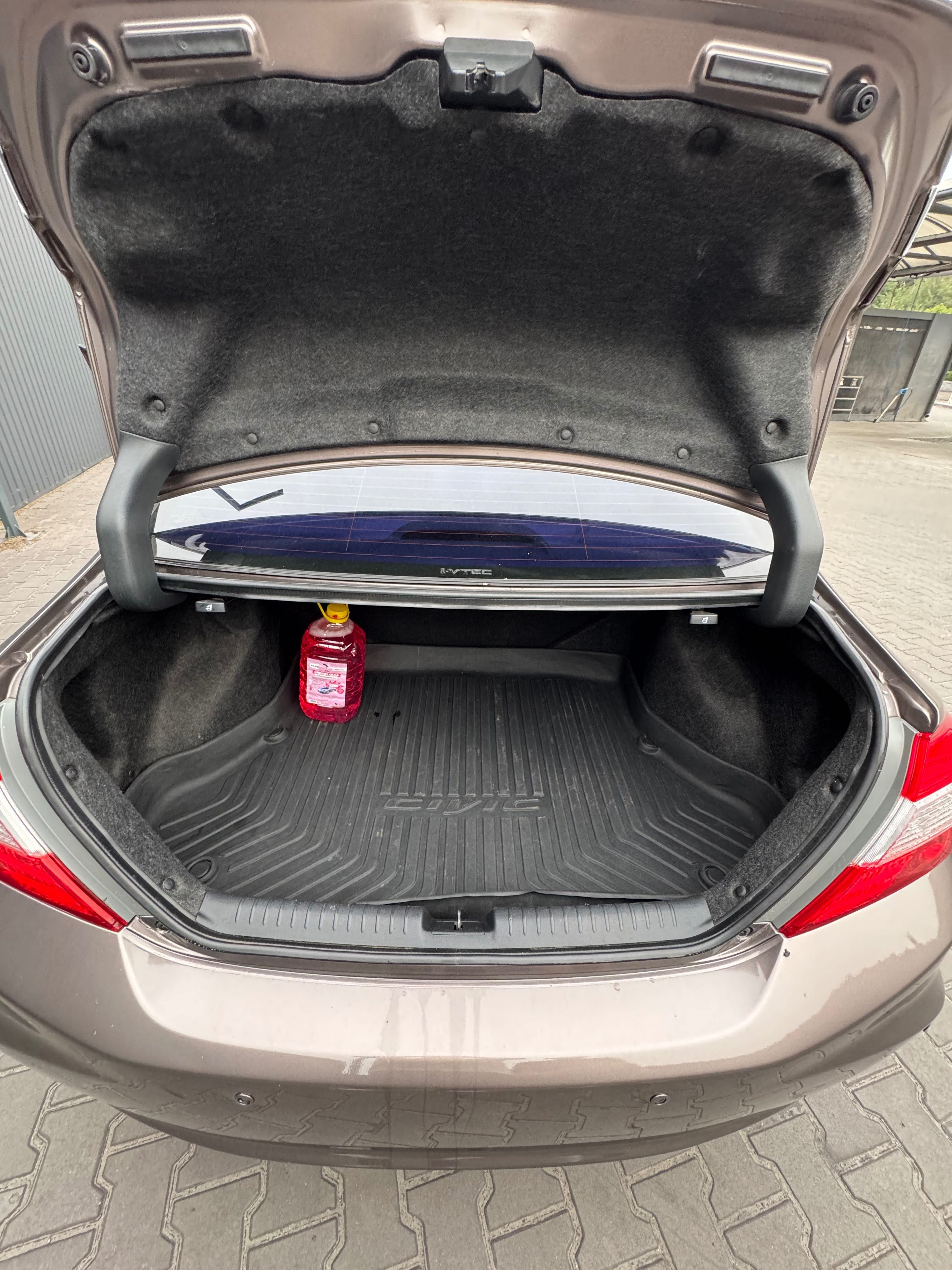 Honda Civic 9 2012 1.8 автомат