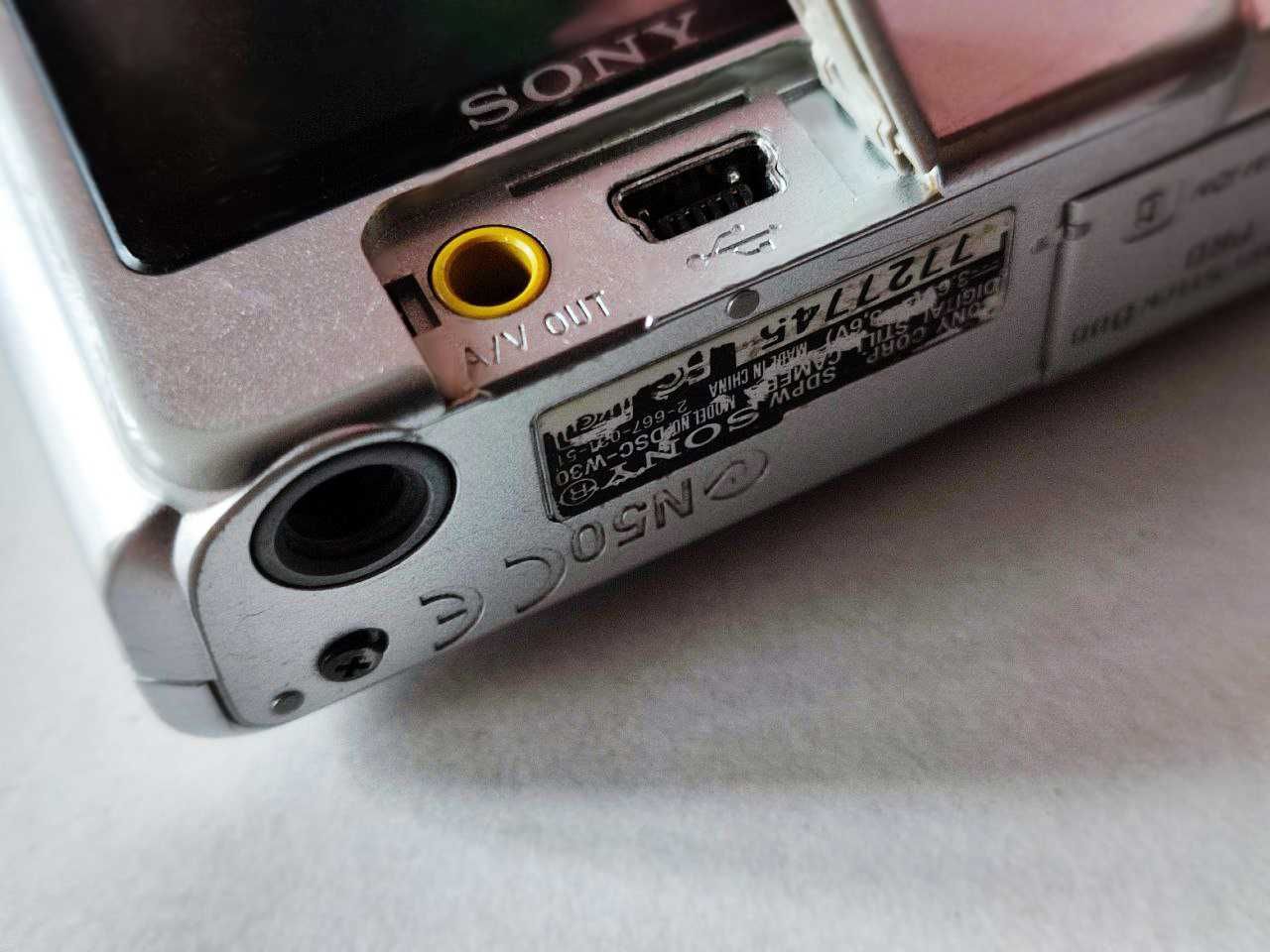 Фотоапарат Sony Cyber-shot DSC-W30 Silver