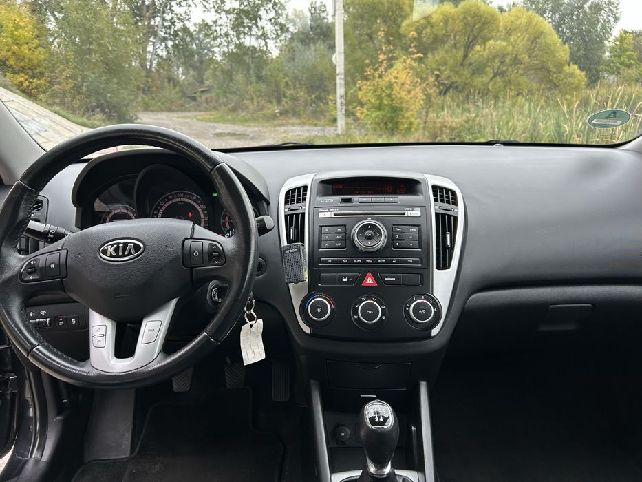 Kia Ceed 1.4 бенз 2009