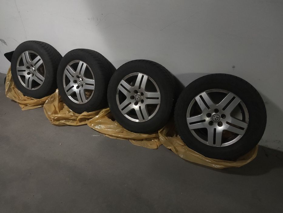 Felgi aluminiowe, Golf IV, opony zimowe 195/65 R15