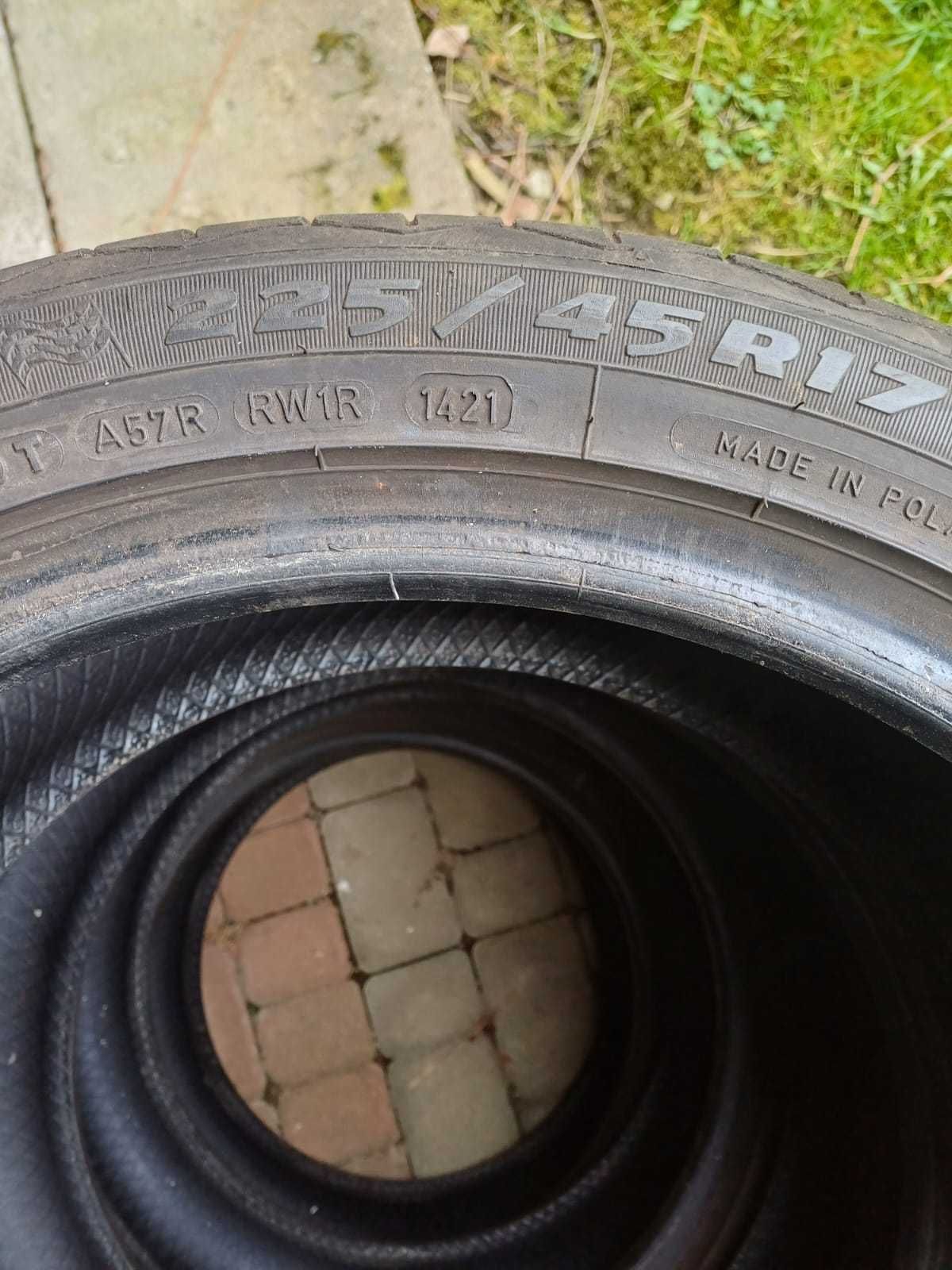 Dębica Presto UHP 225/45R17