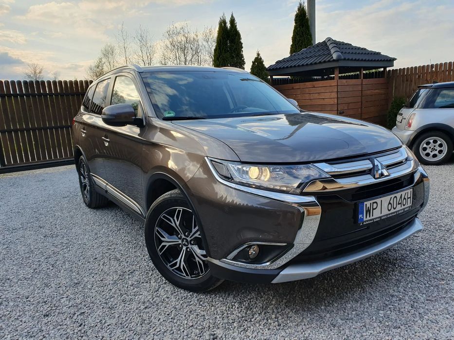 Mitsubishi Outlander Mitsubishi Outlander Benzynka Mały przebieg