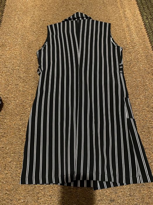 плаття на поясі без рукавов