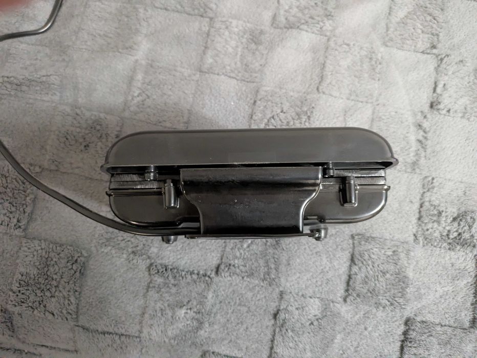 Бутербродниця Magio-377 (трикутник) як нова