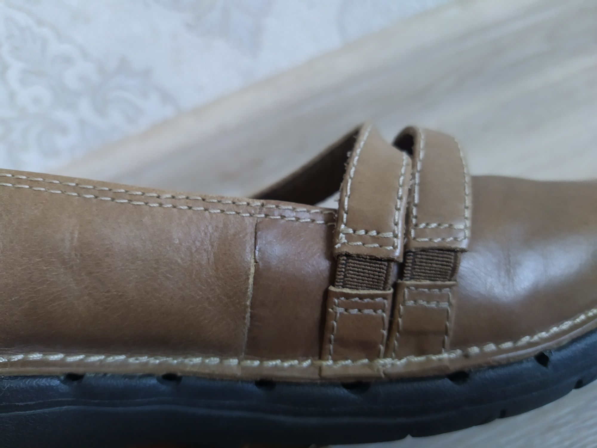Новые кожаные туфли балетки Clarks 39 40 25,5 см