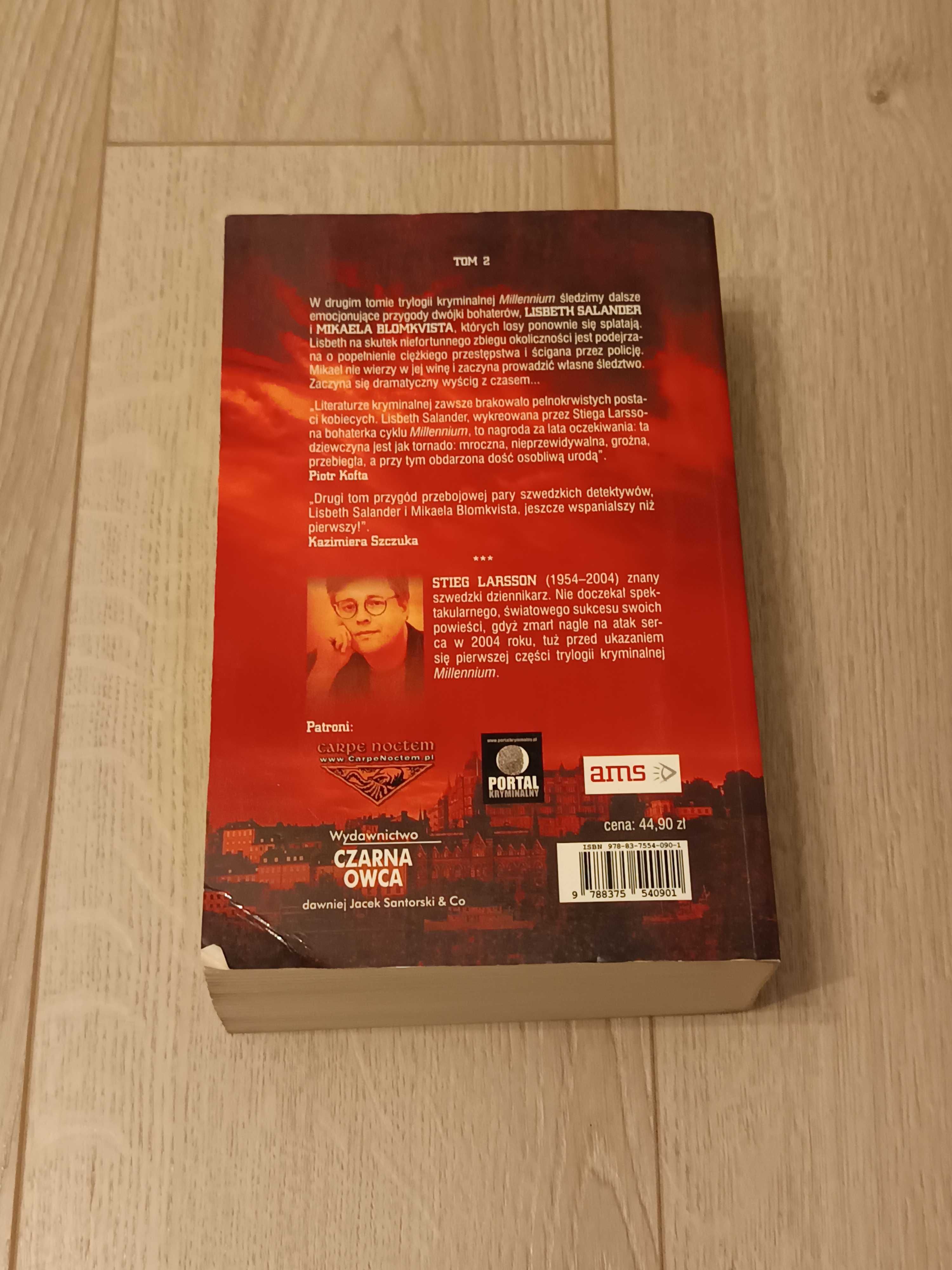 Książka  - Dziewczyna która igrała z ogniem - Stieg Larsson
