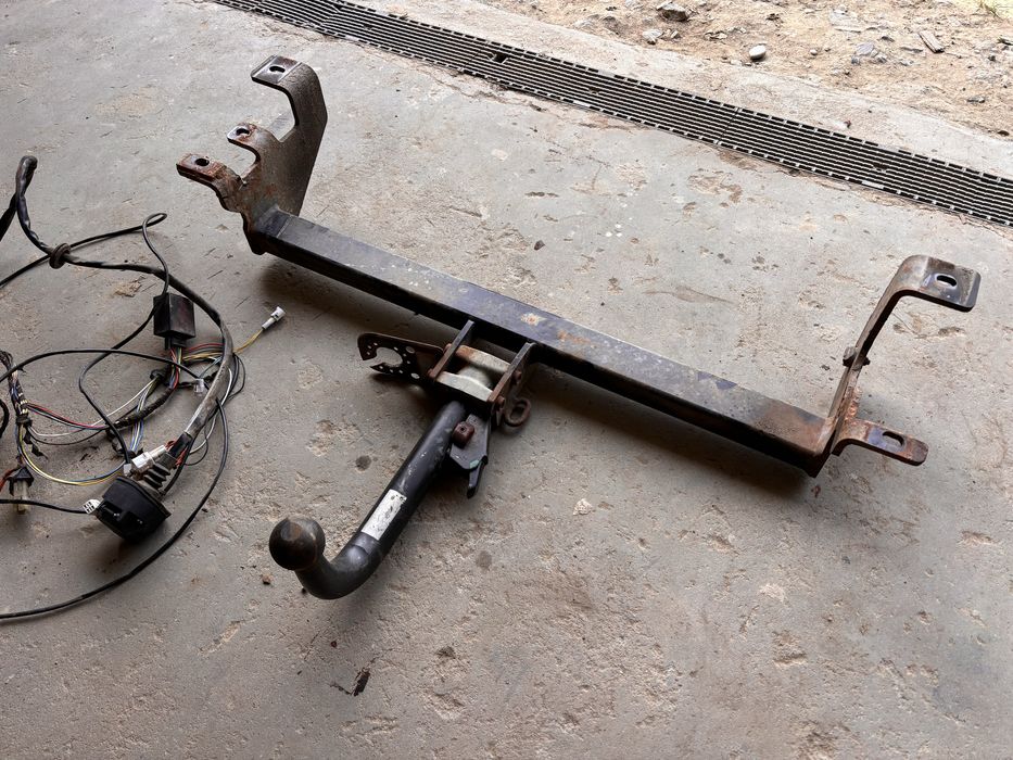 Suzuki Jimny Hak Alko wypinany zaczep sprzęg przyczepy