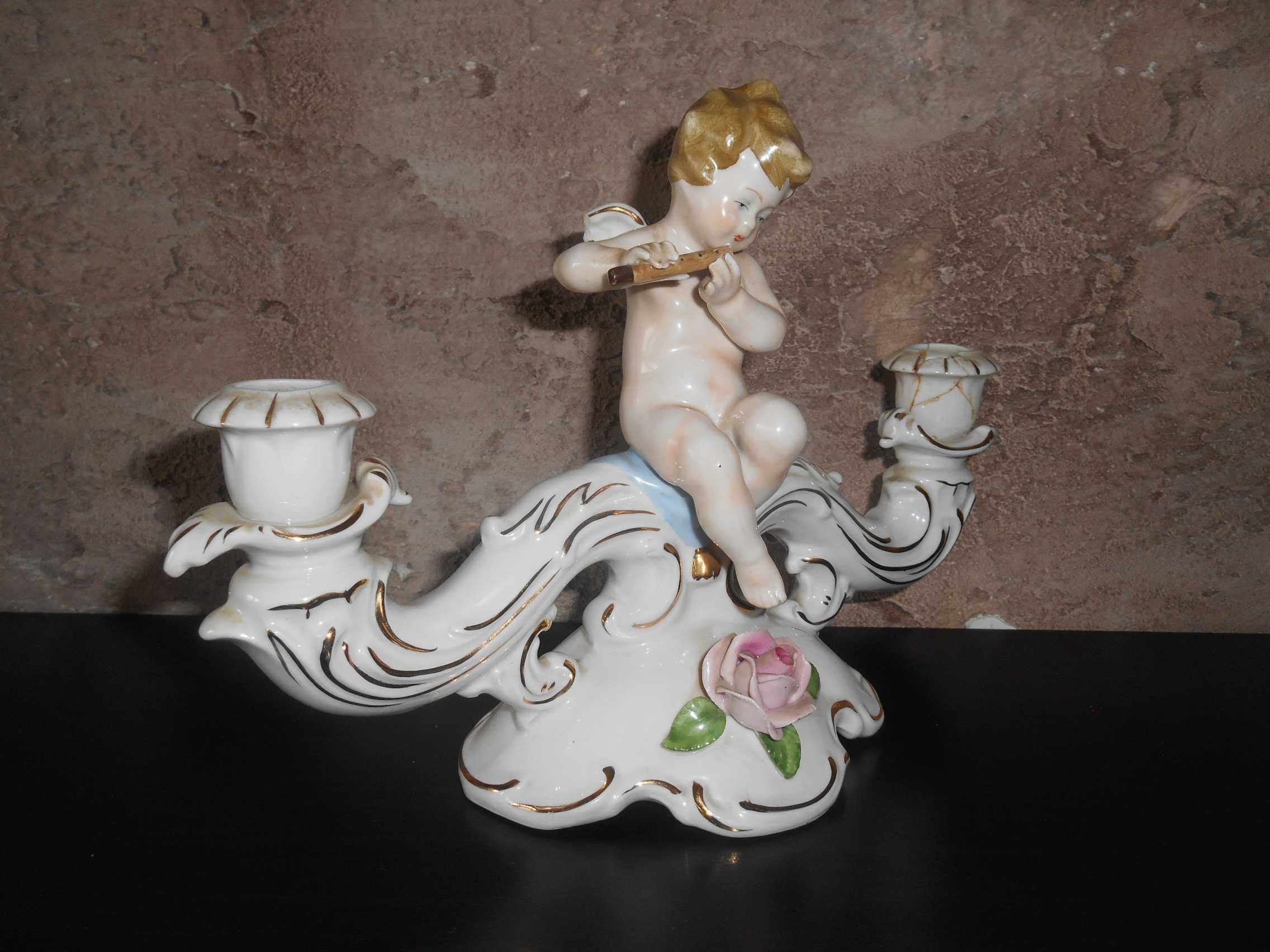 antyczna porcelana swiecznik z amorkiem/Drezdno