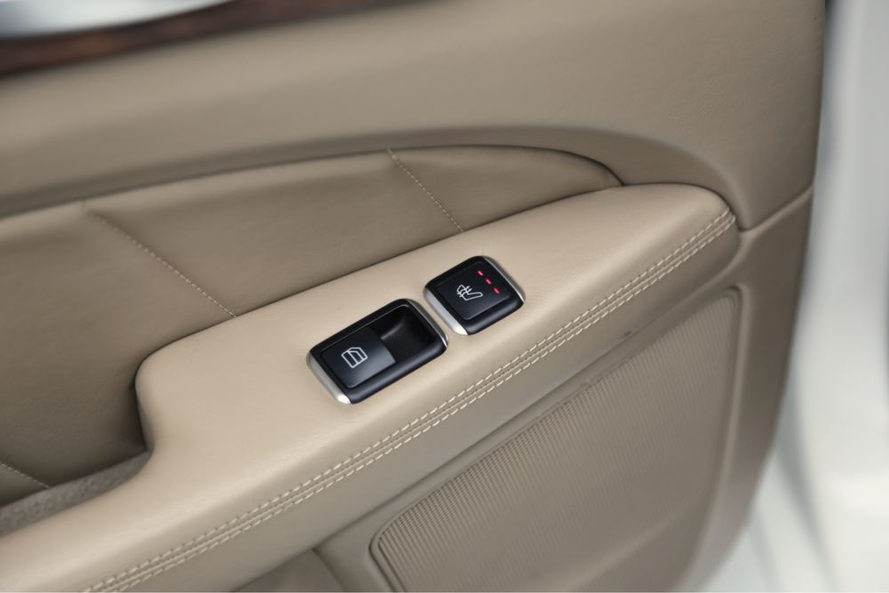 Продаю автомобіль Mersedes-Bens CLS500