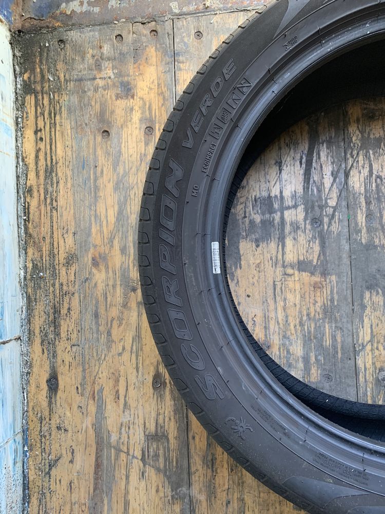 Opona pirelli scorpio verde 255/45/20