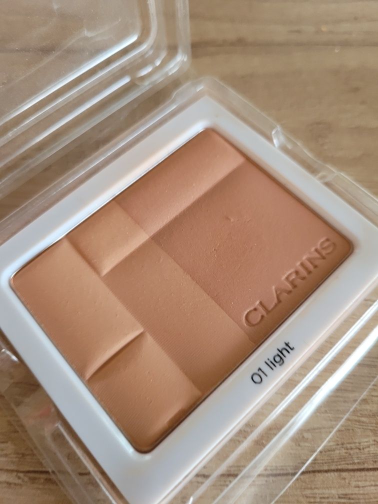 Bronzer Clarins puder konturowanie