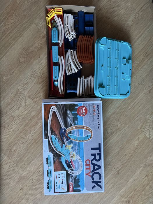 Дитяча іграшка залізна дорога