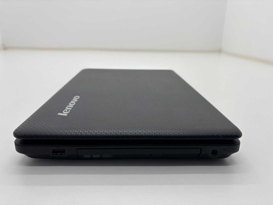 Laptop komputer Lenovo G550 Intel 15.6'' Windows