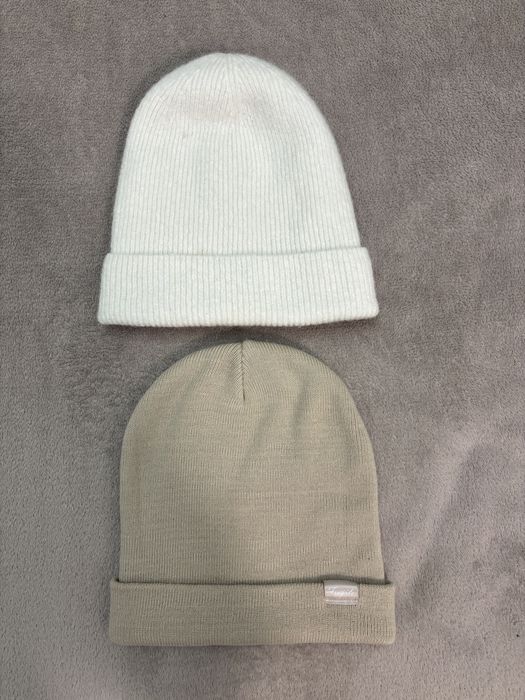 Шапка жіноча бежева, біла