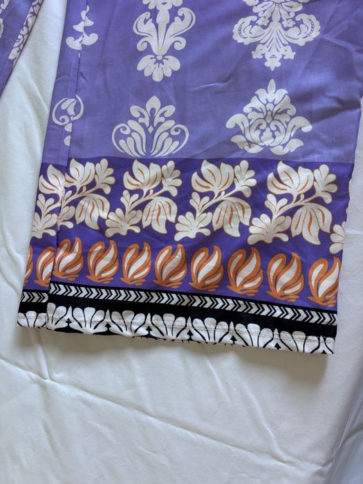 Calças Pantalonas padrao tons lilás e branco (novas)