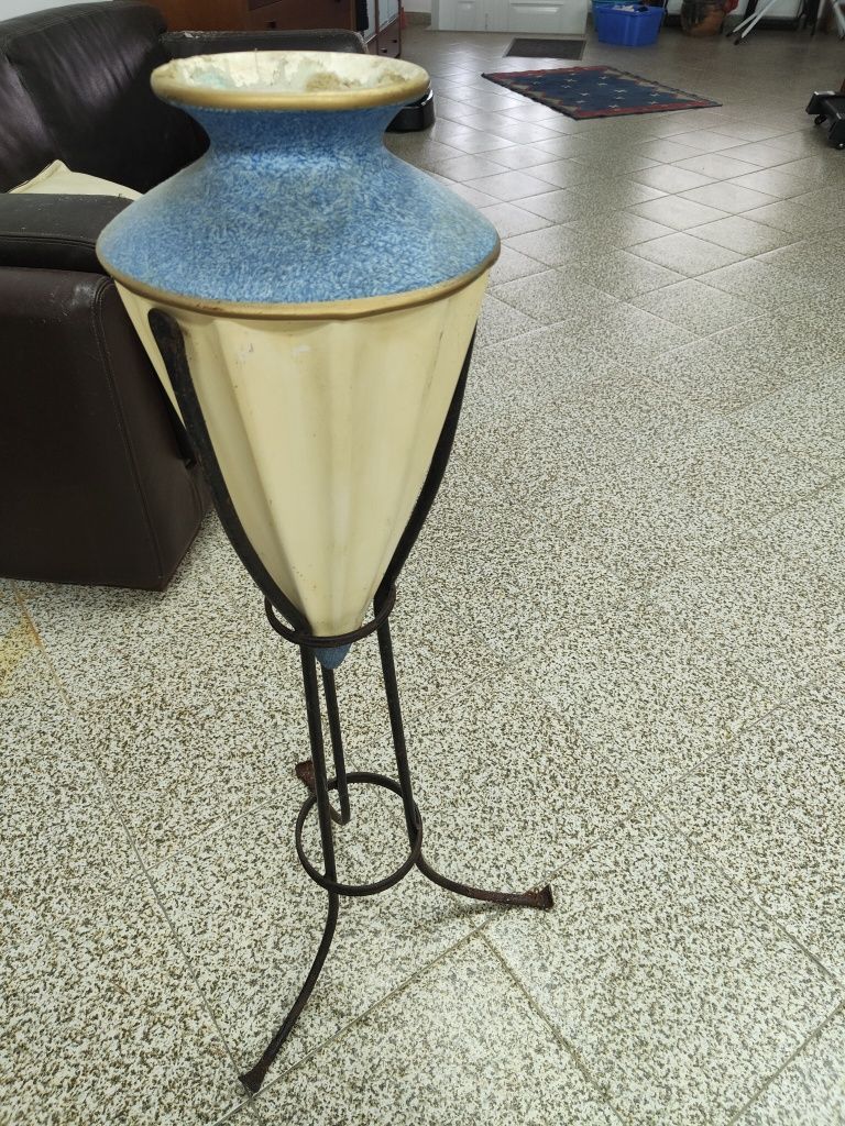 Anfora e suporte