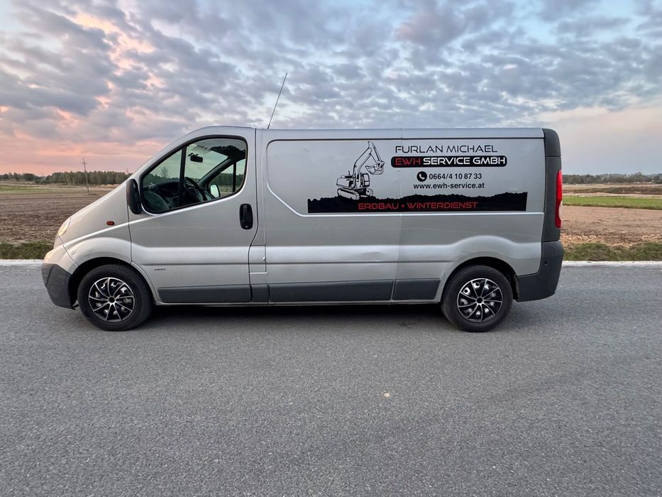 Opel Vivaro  Klima wersja long bezwypadkowy 190tys km