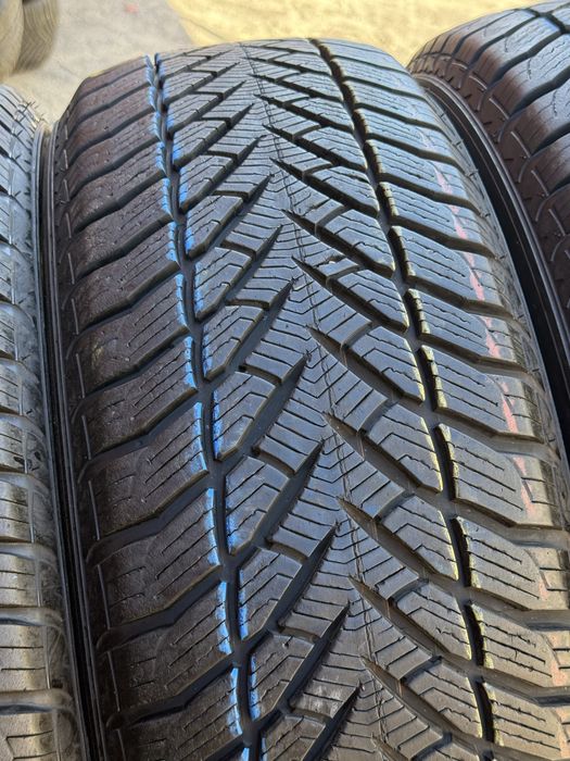 Шины Бу 245 60 R 18 Goodyear ultragrip ice SUV 4x4
