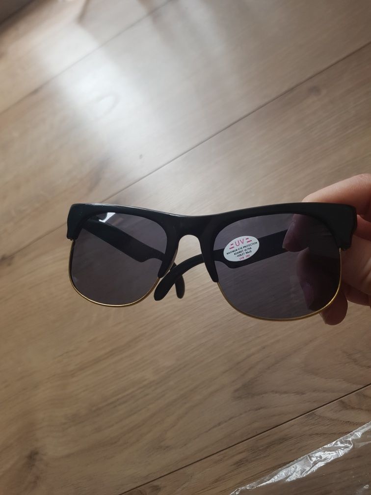 Nowe lekkie  okulary plastikowe przeciwsłoneczne uniwersalne