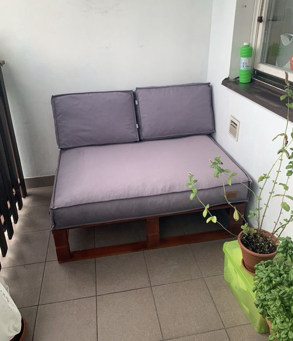Drewniana sofa/ławka z palet z oparciem